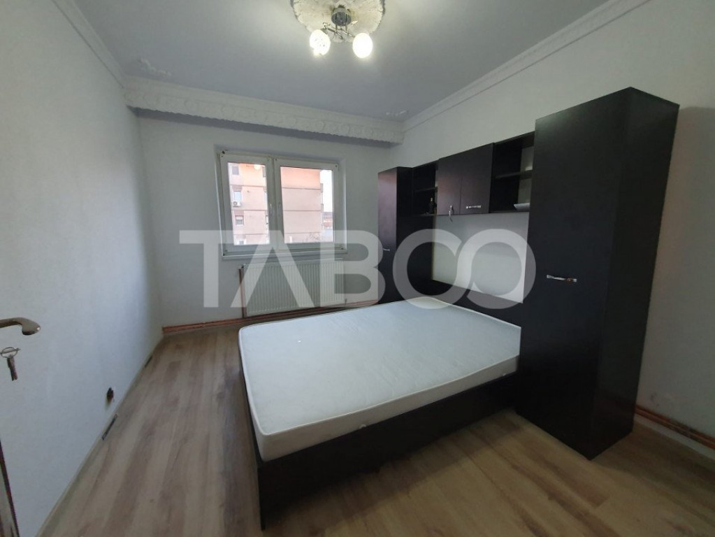 Apartament decomandat 3 camere 2 bai 86 mp utili Bulevardul