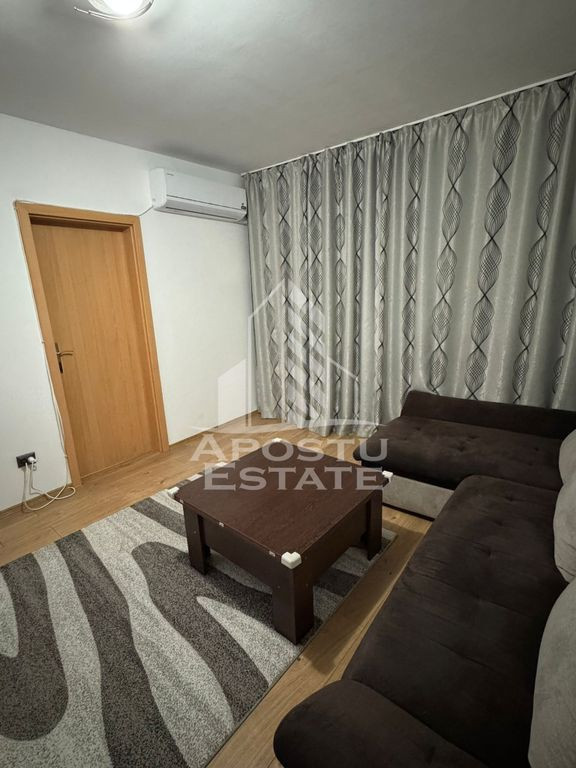 Apartament cu 3 camere, centrala proprie, etaj 3, zona Gi...