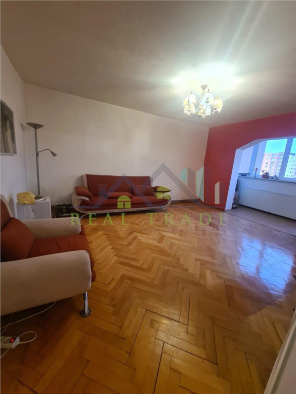 Apartament 3 camere decomandat Astra- Carpatilor