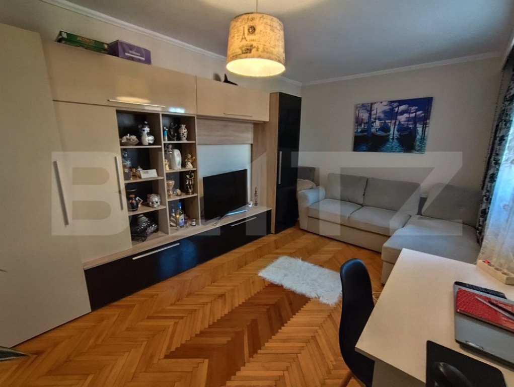 Apartament cu 3 camere, 78mp, zona Cetate