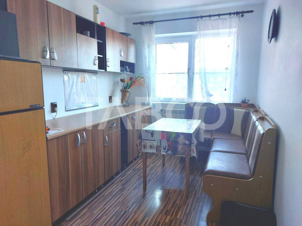 Apartament 3 camere decomandate 45 mpu balcon mobilat utilat