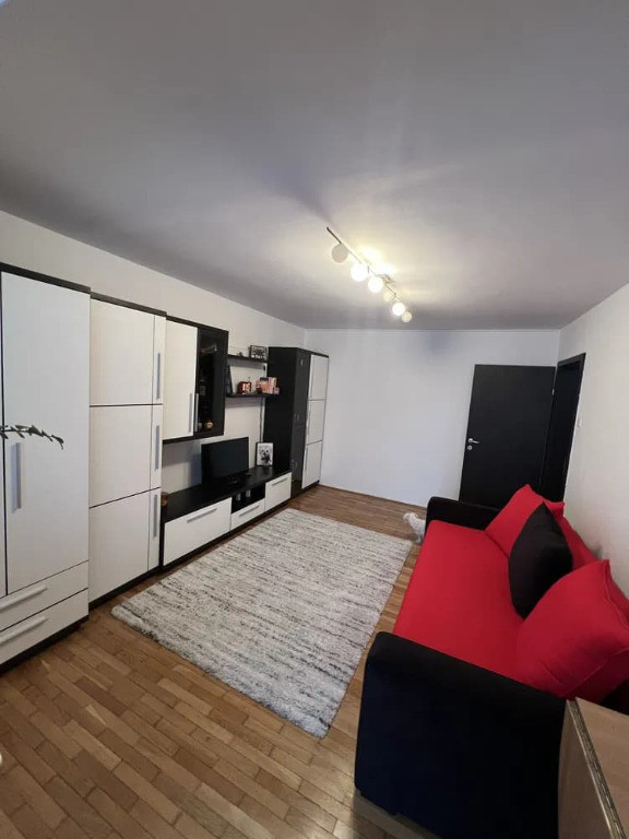 Apartament cu 2 camere, decomandat - zona Astra