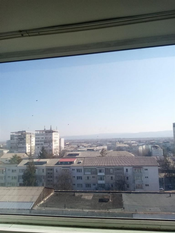 Apartament, 3 camere decomandat, Bacau, zona Orizont