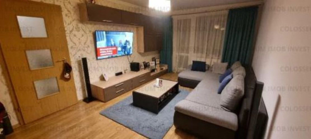 Apartament cu 4 camere, decomandat - zona Astra