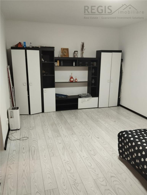 Apartament de doua camere , zona Centrul Civic