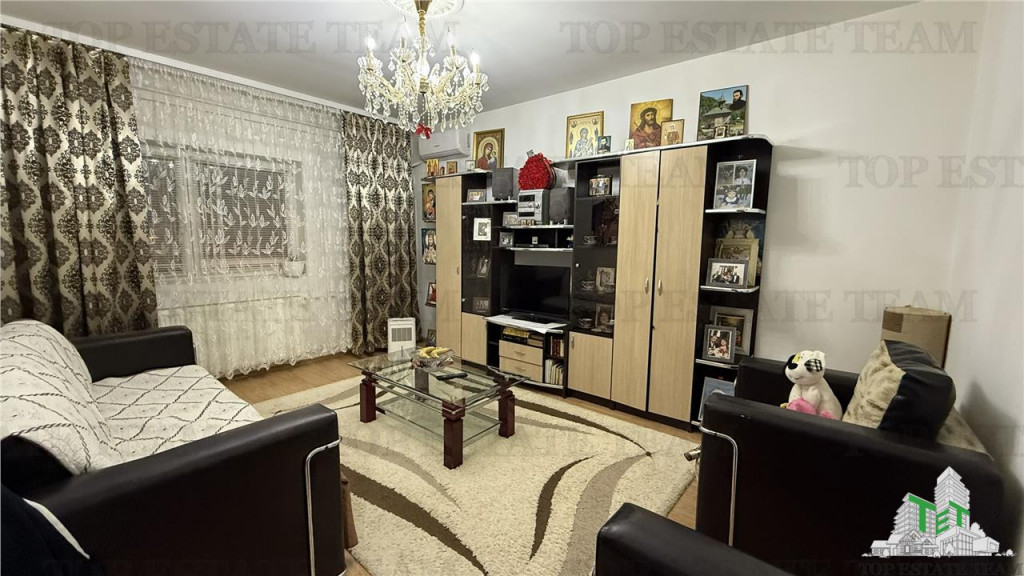 Apartament 3 camere 2 bai decomandat centrala proprie metrou