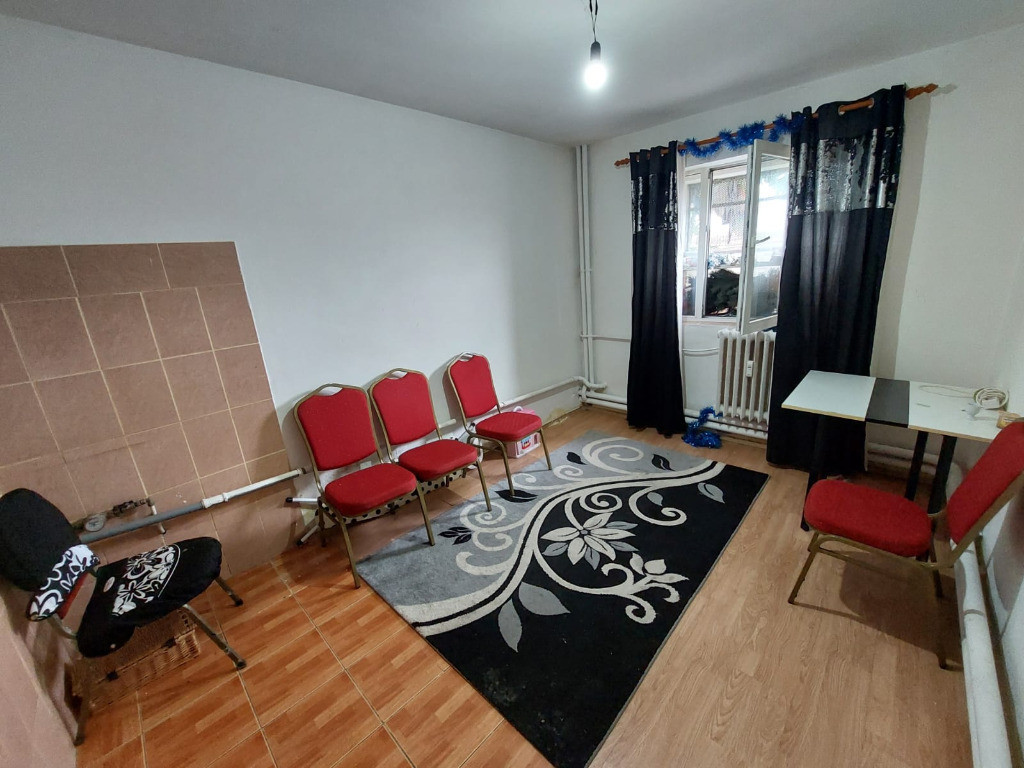 Apartament doua camere confort trei, mobilat la parter liber Nicu Enea