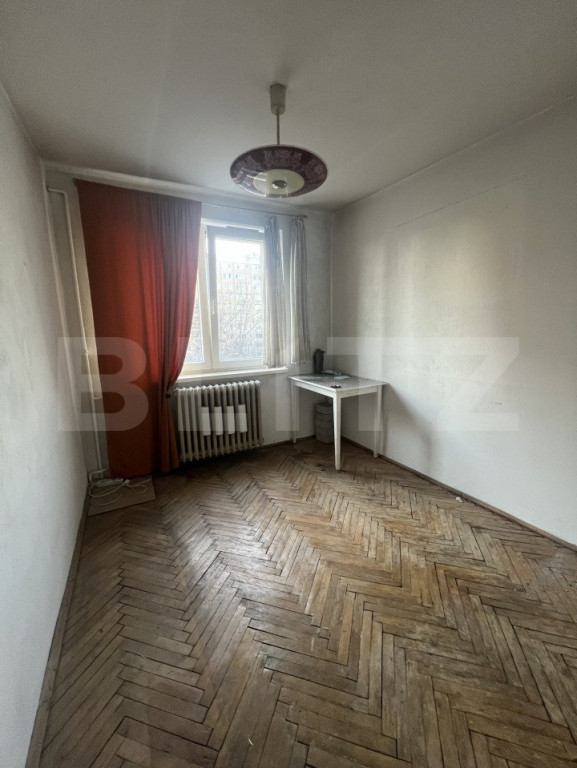 Apartament renovabil, de vanzare, cu 3 camere, zona Hermes-G