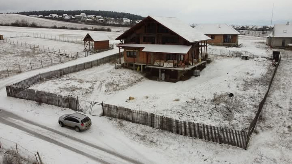 De vânzare un imobil la rosu în Sfântu Gheorghe