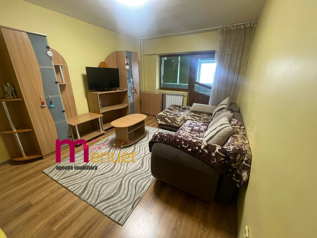 Apartament 3 camere , str.Victoriei