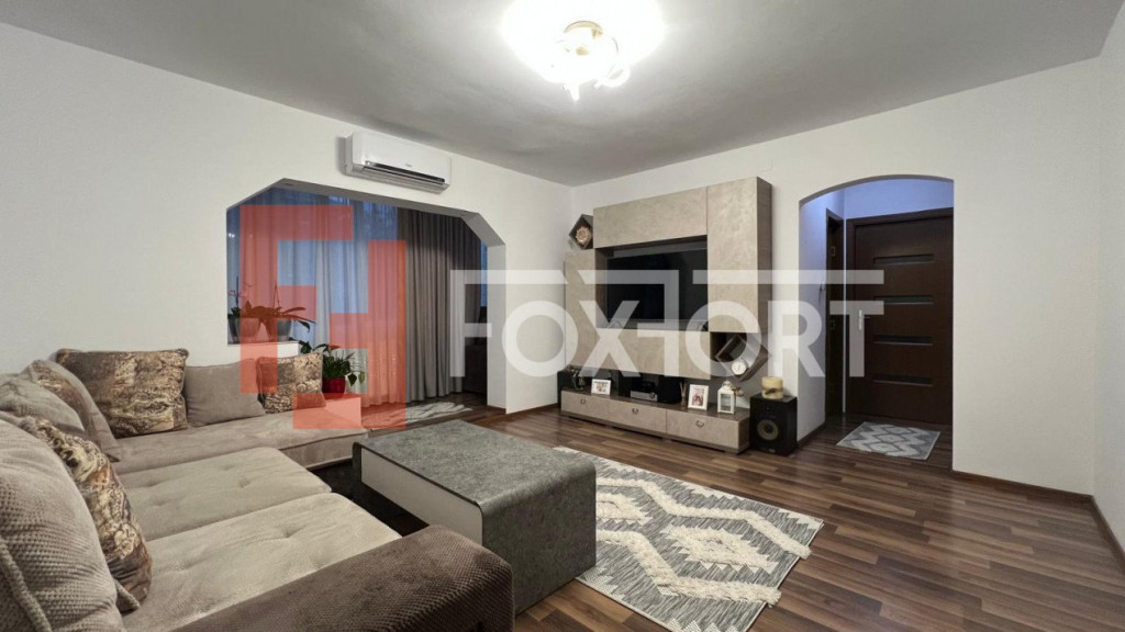 Apartament cu 3 camere, etaj 3 de vanzare, zona Simion Barnu