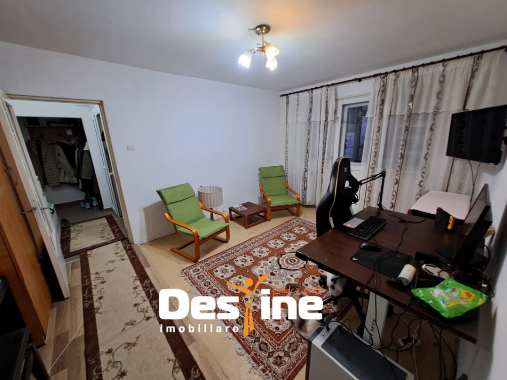 Alexandru cel Bun, apartament 3 camere, semidecomandat , 55.