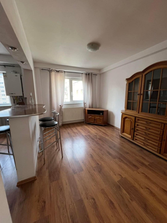 Apartament de 3 camere zona RACADAU,str Tampei,D