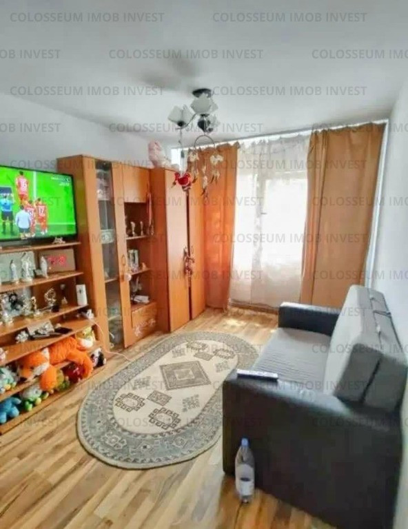 Apartament cu 3 camere, decomandat - zona Bartolomeu