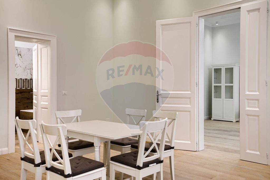 Apartament elegant într-o clădire istorică – Piața ...