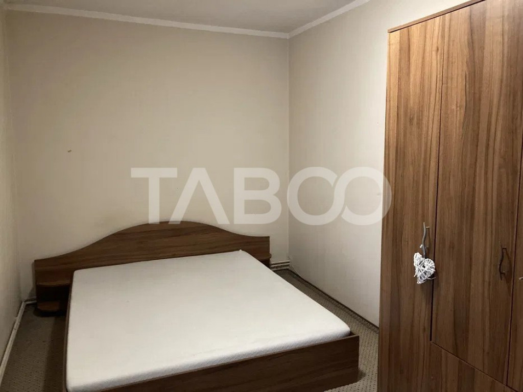 Apartament 2 camere decomandate de vanzare Milea cu balcon m