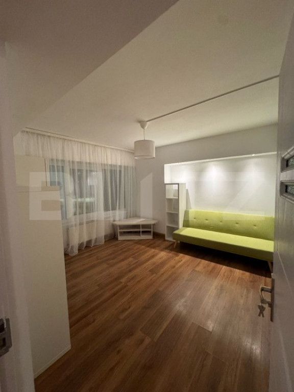 Apartament 4 camere Centru 90 mp , se accepta si preluare in