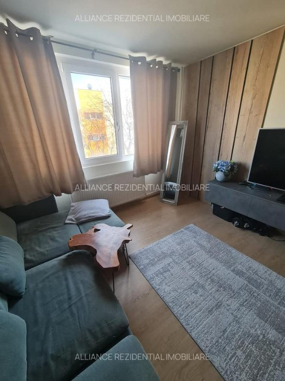 Apartament 4 camere 81 mp