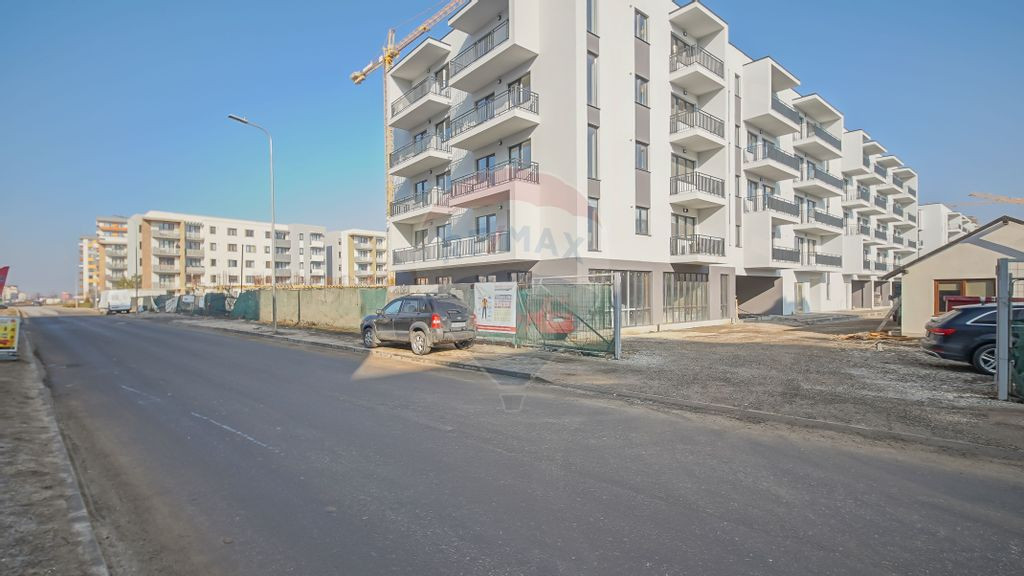 Apartament de vânzare în zona Tractorul cu parcare acop...