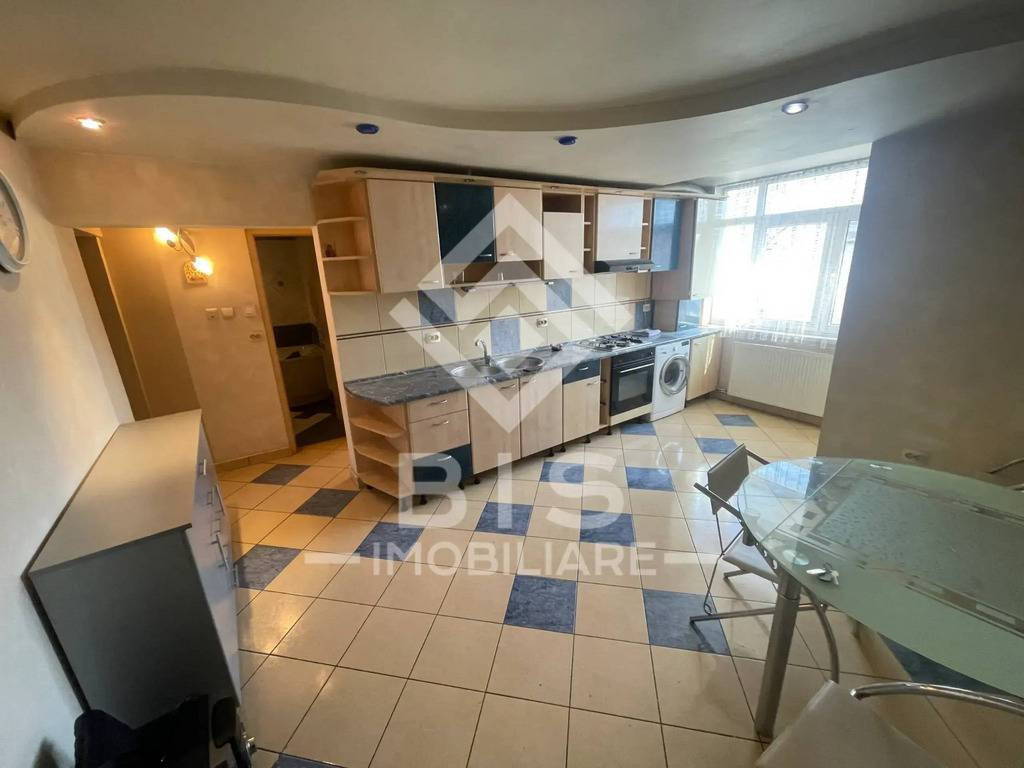 Apartament 4 camere scara interioara