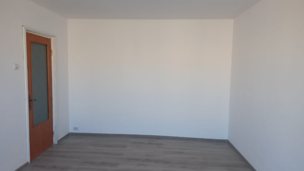 Berceni, Apartament 3 camere,Nemobilat,Cazare salariatii!!