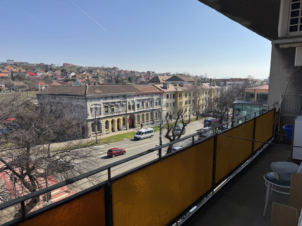 Apartament cu 2 camere de închiriat pe strada Piața Buc...