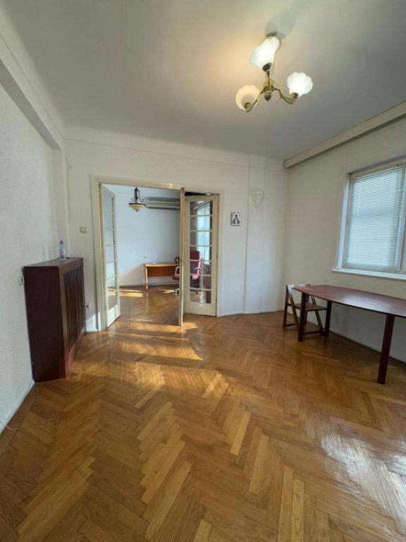 Apartament cu 3 camere