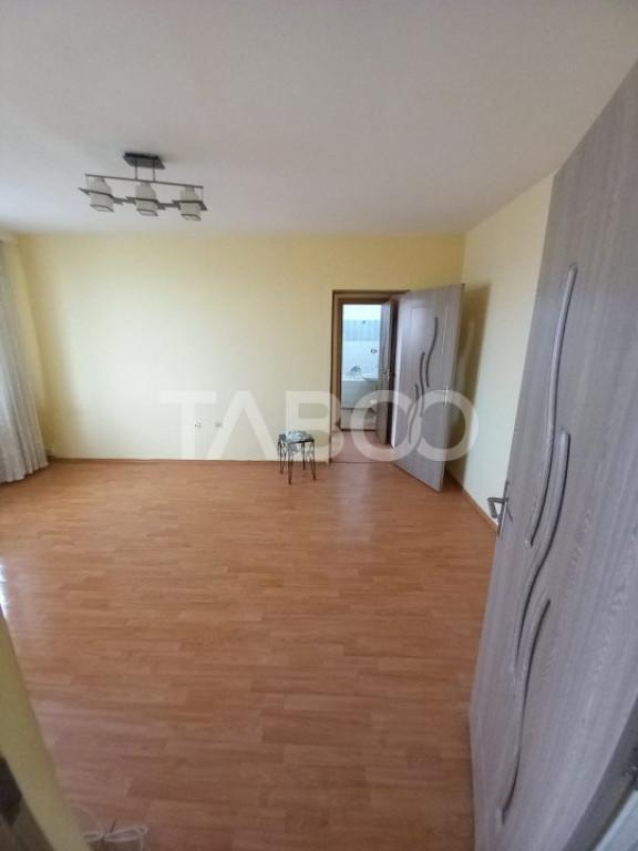 Apartament 2 camere etaj intermediar de vanzare zona Astra i