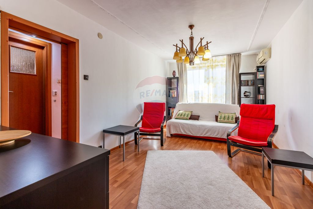 Apartament cu 3 camere