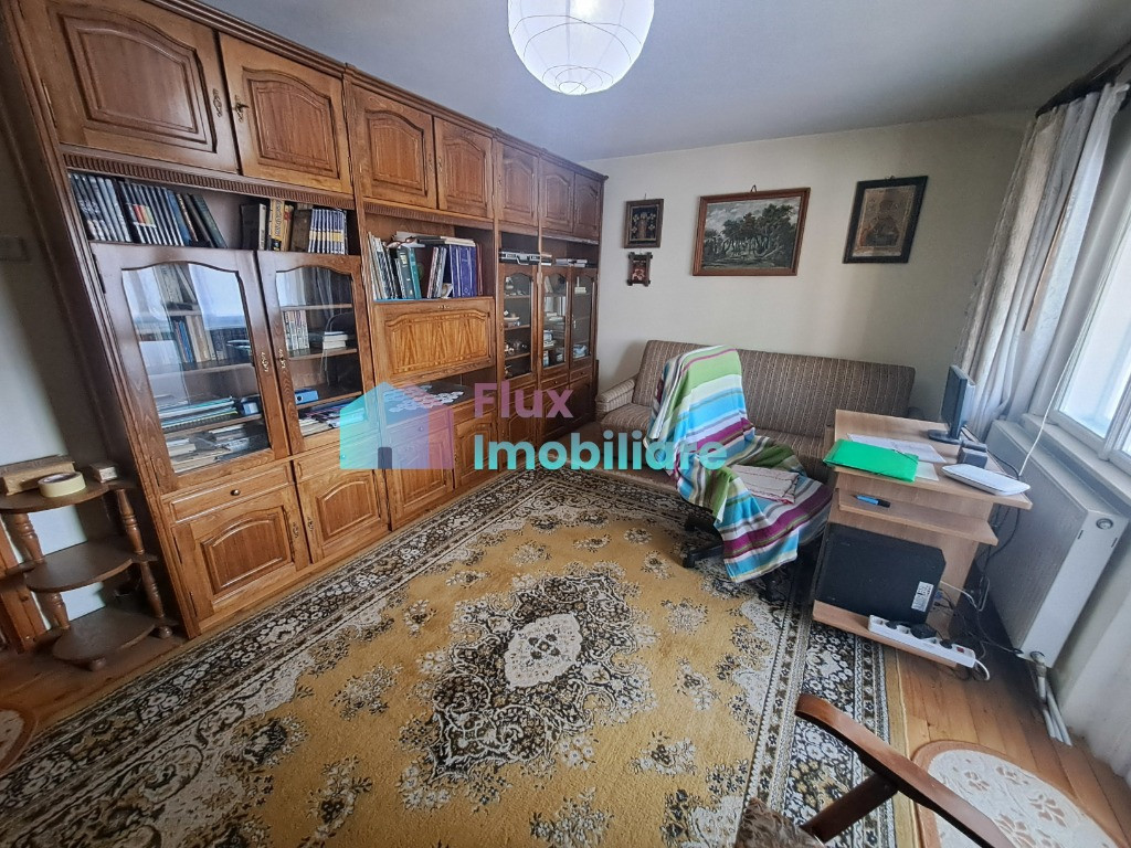 Apartament 3 camere 70 mp Obcini