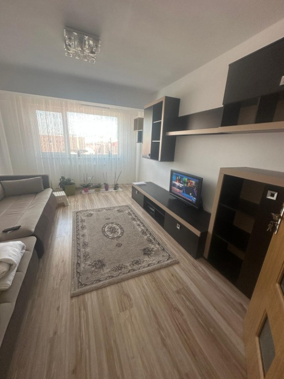 Apartament 3 camere MOBILAT SI UTILAT