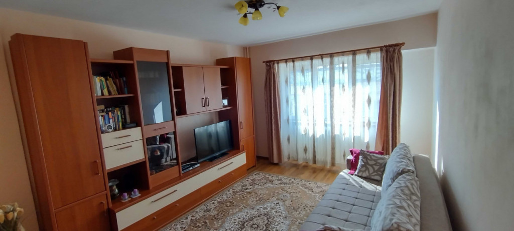 Apartament 3 camere și 2 băi