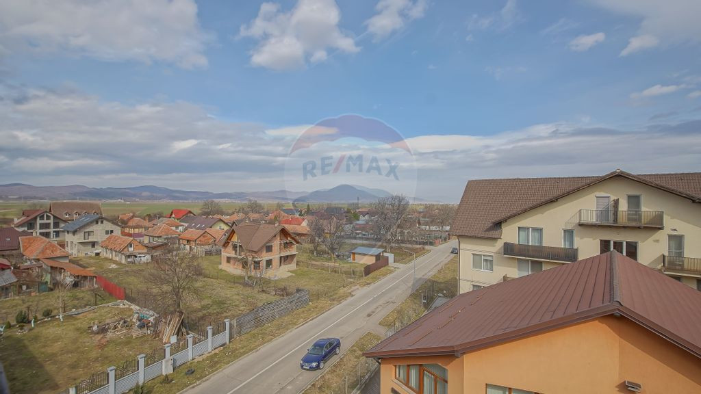 Apartament cu 3 camere de vânzare în zona Florilor