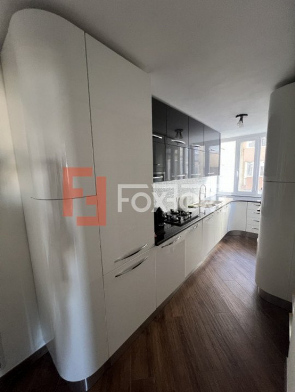 Apartament de vanzare cu 3 camere in zona Dacia