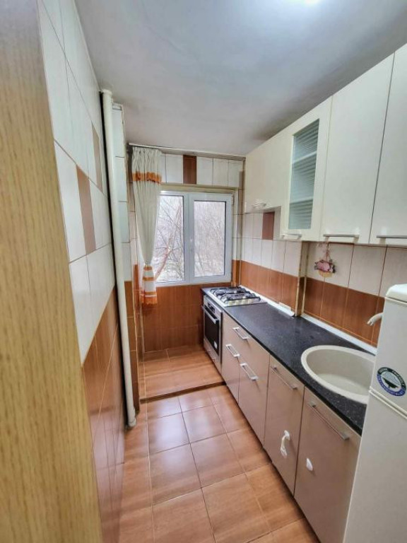 Apartament de 3 camere cf2-Brancoveanu-Huedin