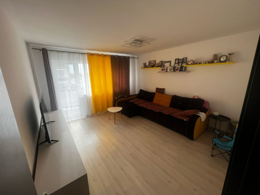 Apartament 3 camere decomandat Subcetate Sanpetru