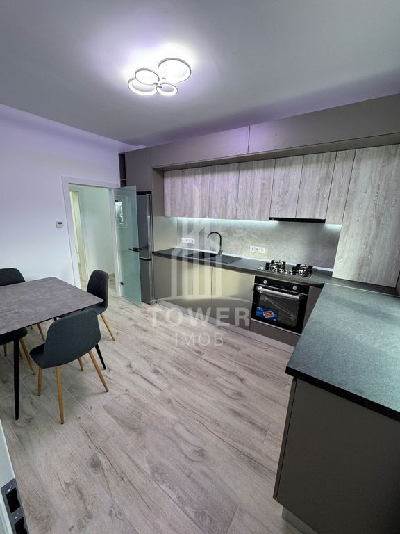 Apartament 3 camere de vânzare