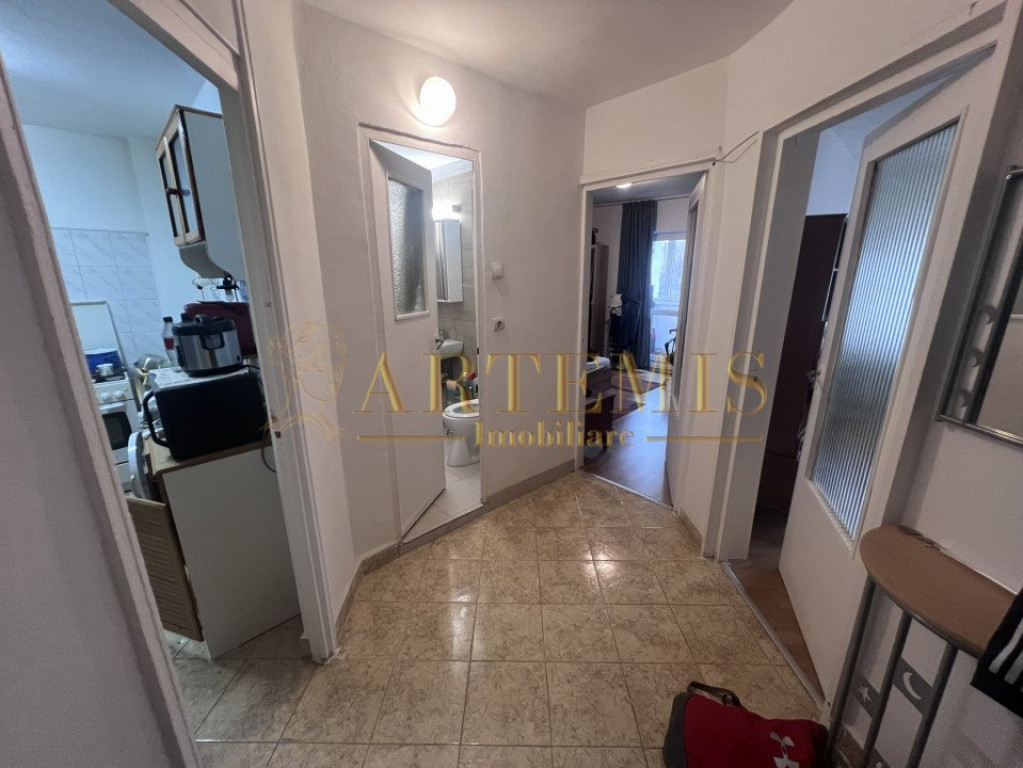 Apartament de 2 camere, decomandat, 55 mp., zona Marasti