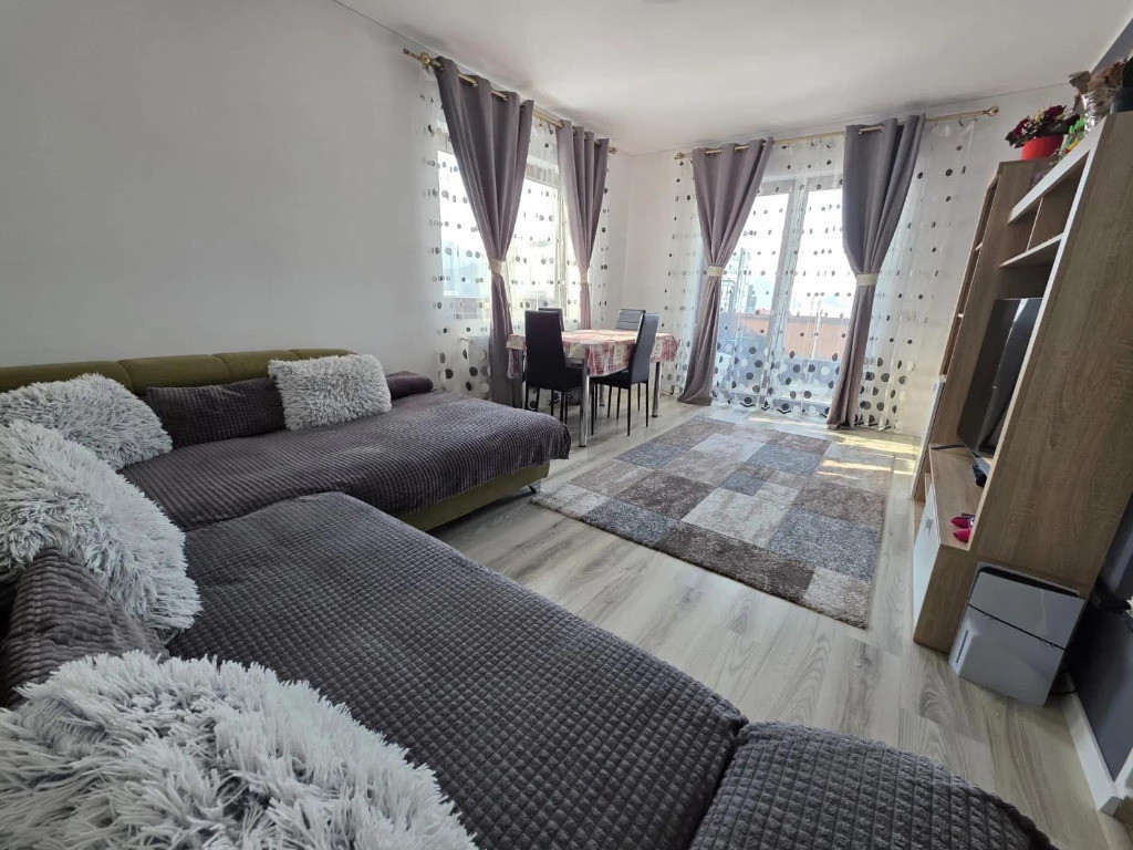 Apartament cu 3 camere