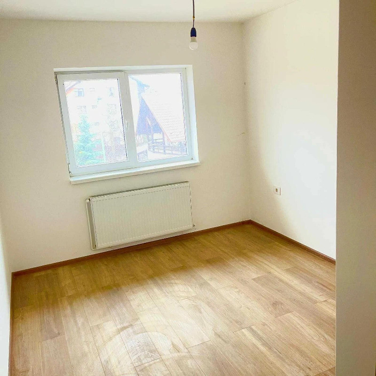 Apartament cu 2 camere, decomandat - zona Tractorul