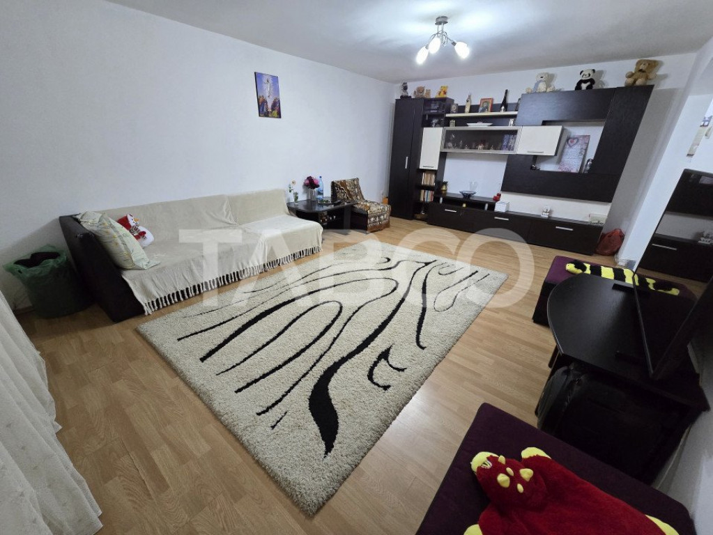 Apartament decomandat de vanzare 59 utili balcon pod zona Di