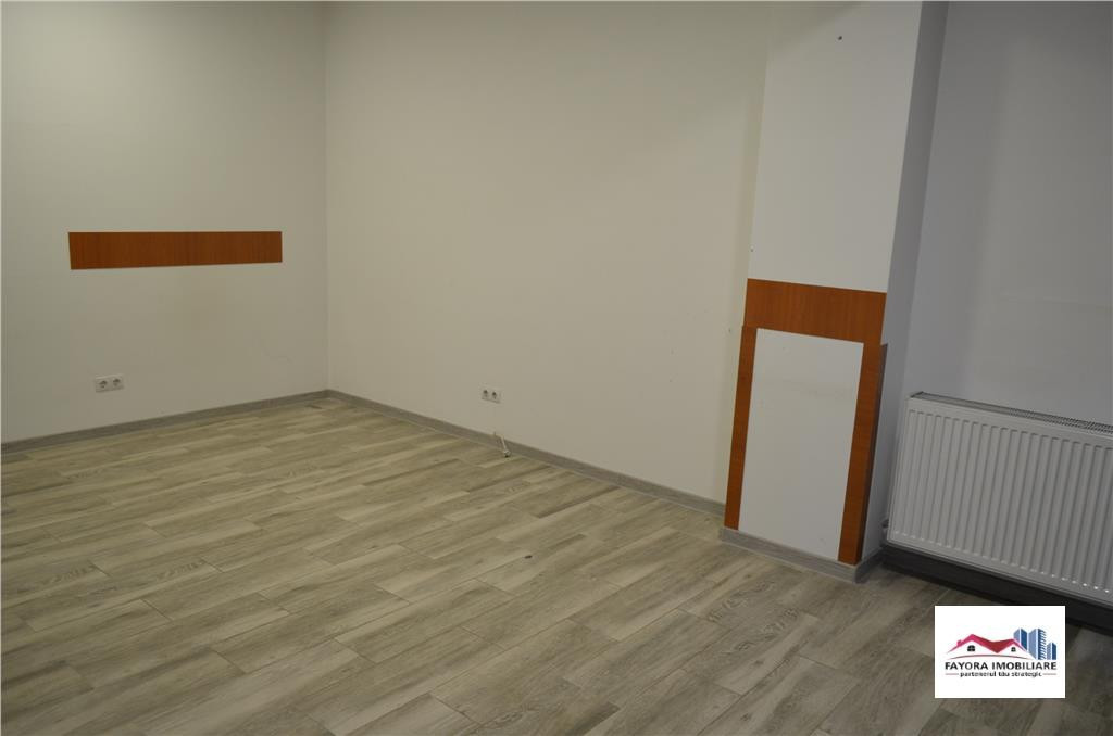 Apartament Bloc Nou 3 Camere 2 Bai si 2 Parcari Private de