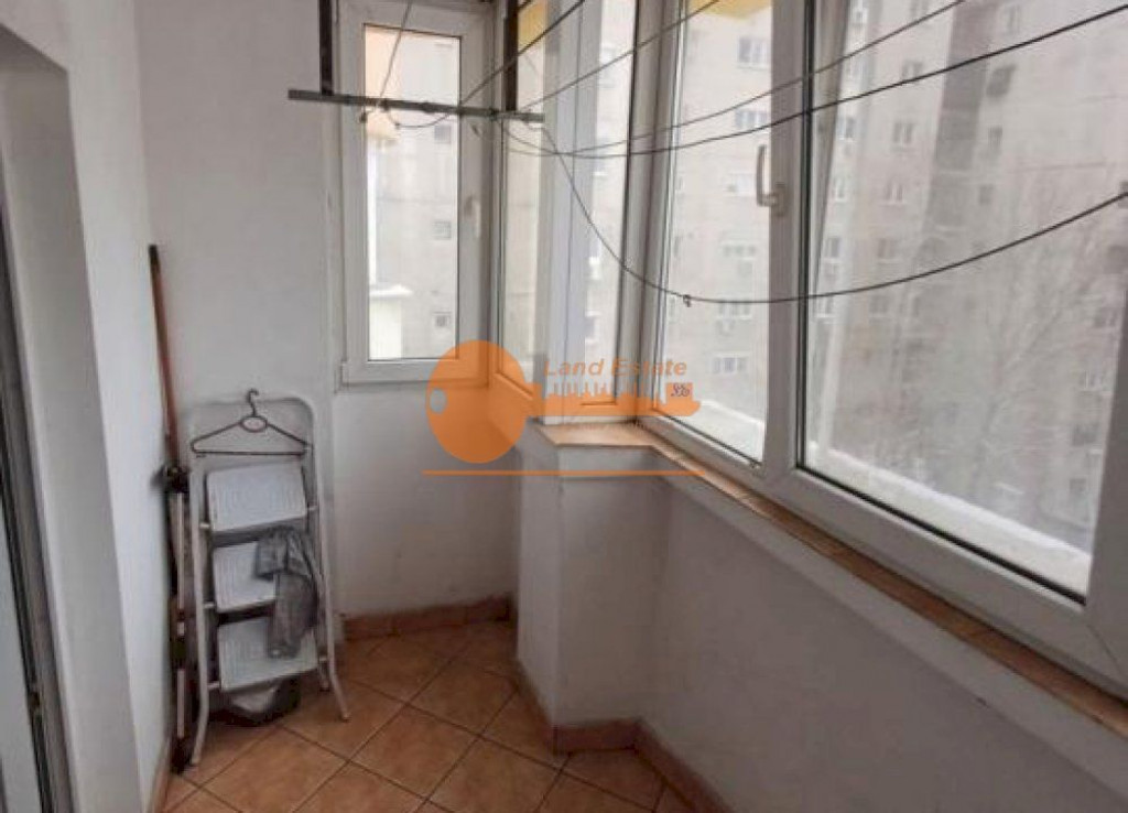 Apartament cu 3 camere Bloc Reabilitat - 5minute de metro...