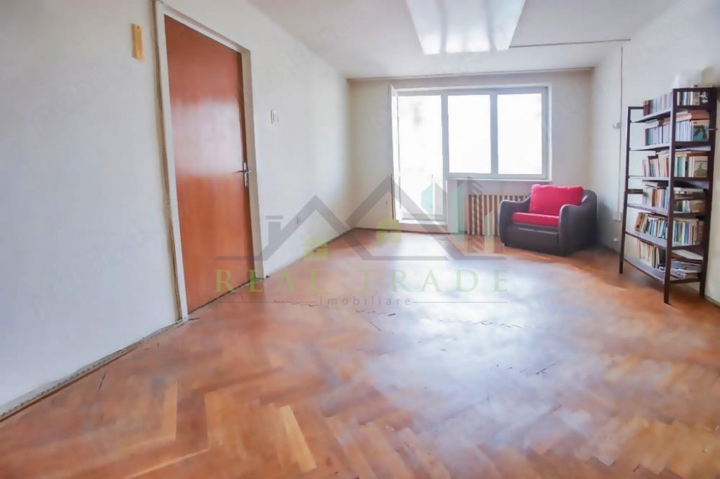 Apartament 3 camere decomandat zona Grivitei