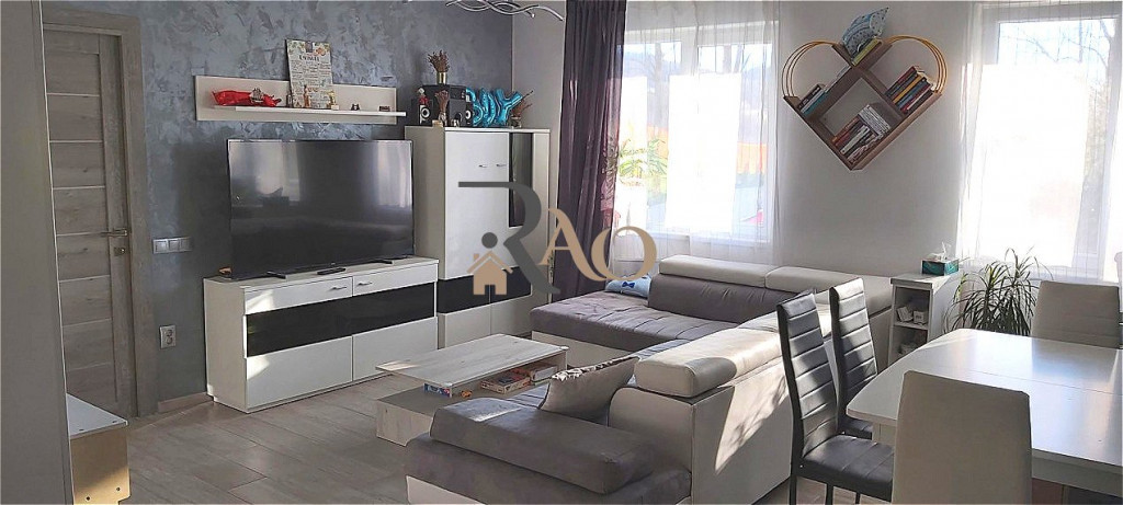 Apartament spatios cu 3 camere