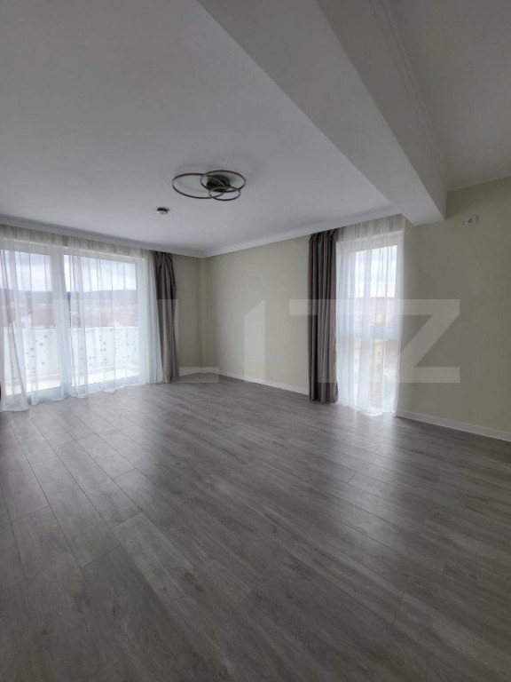 Apartament cu 2 camere decomandate