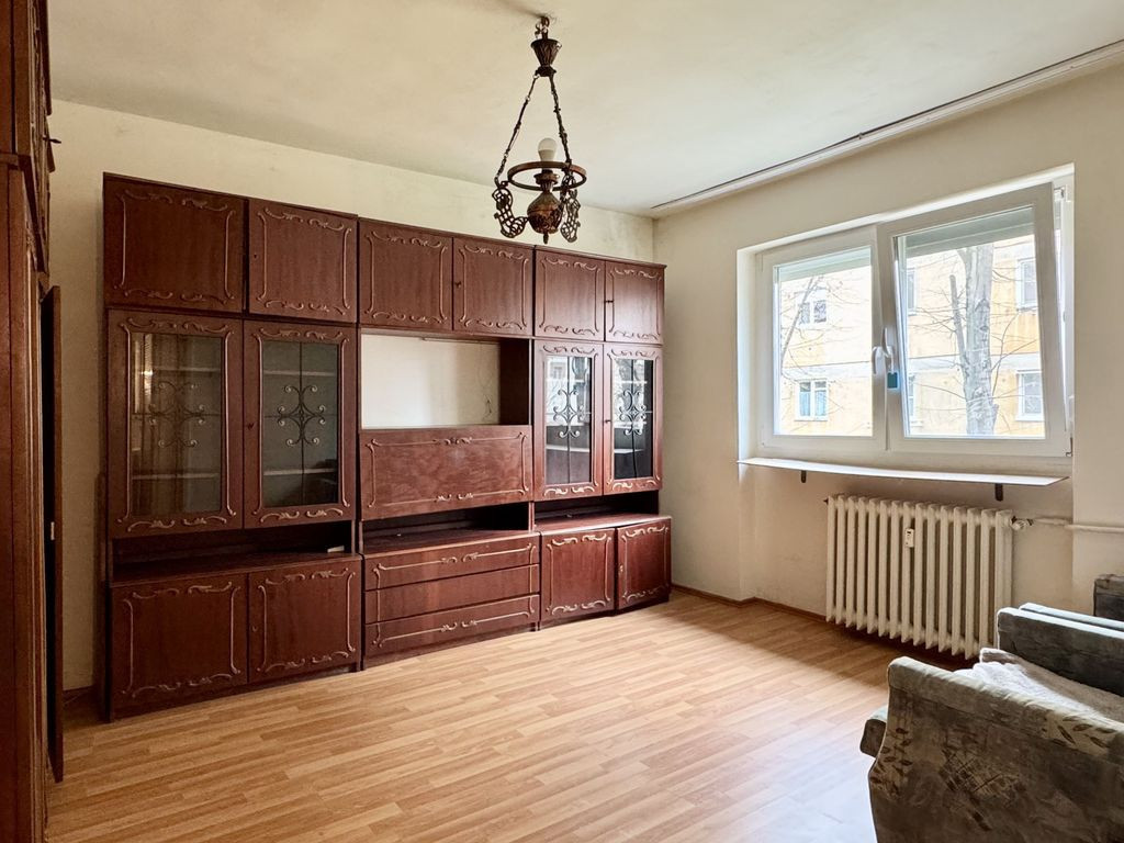 Garsonieră de vânzare etaj 1, zonă liniștită, Aleea ...