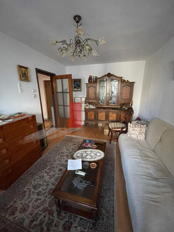 Vânzare apartament 3 camere decomandat cu centrală Bd. ...