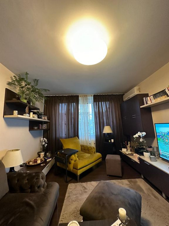 Apartament 3 camere decomandat Soseaua Giurgiului / Luica